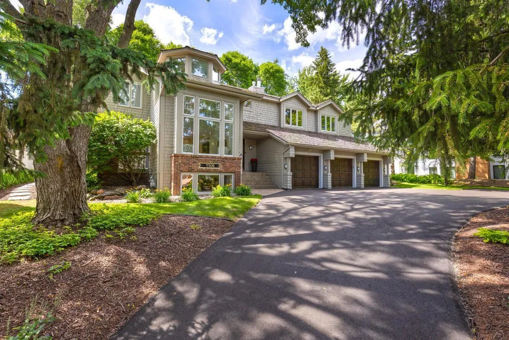 7708 Stonewood Ct, Edina, MN 55439