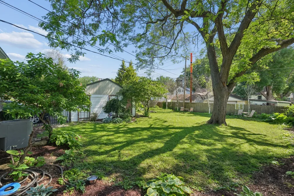 1576 Grotto St N, Saint Paul, MN 55117