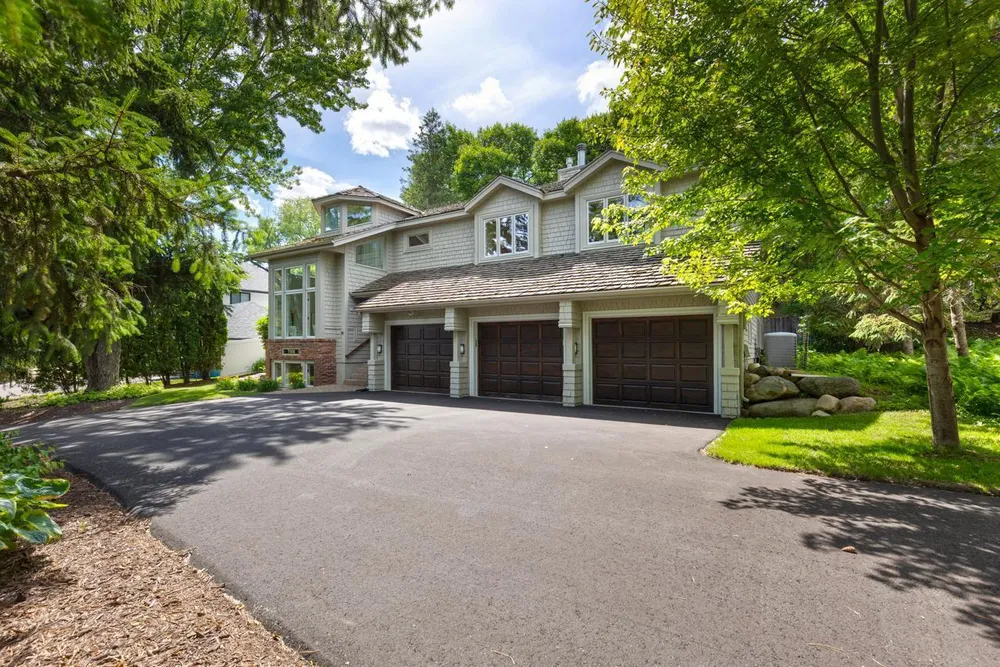 7708 Stonewood Ct, Edina, MN 55439