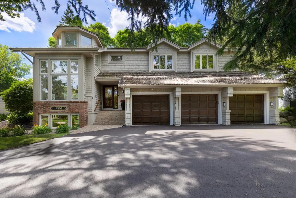 7708 Stonewood Ct, Edina, MN 55439