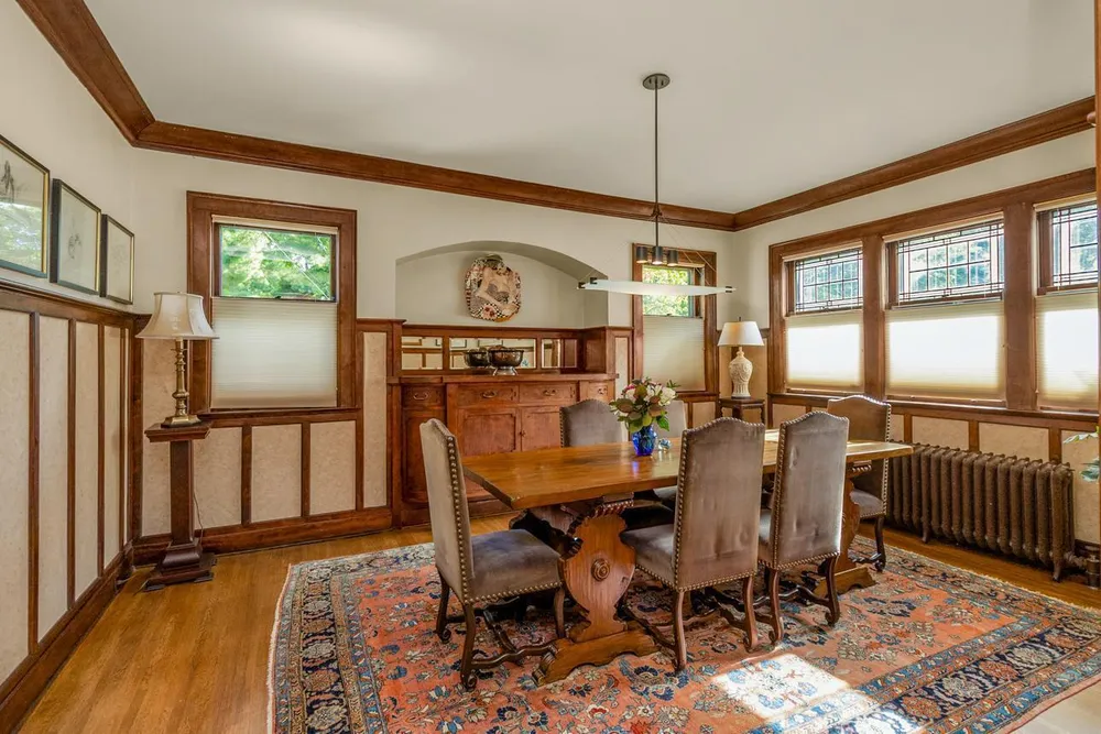 1825 Summit Ave, Saint Paul, MN 55105