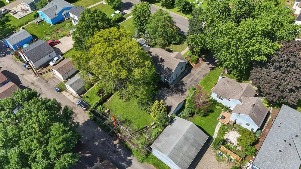 1576 Grotto St N, Saint Paul, MN 55117
