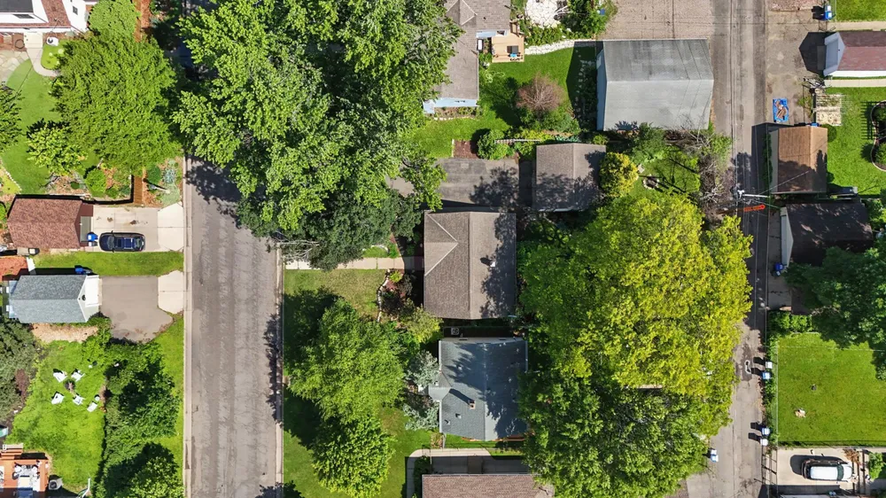 1576 Grotto St N, Saint Paul, MN 55117