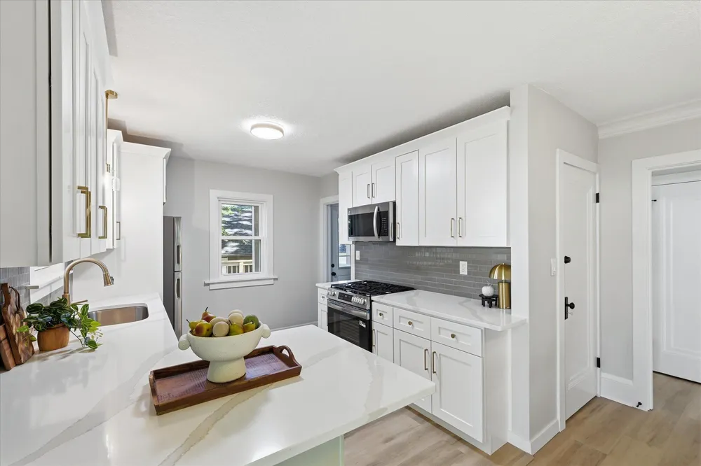 1245 Jefferson Ave, Saint Paul, MN 55105