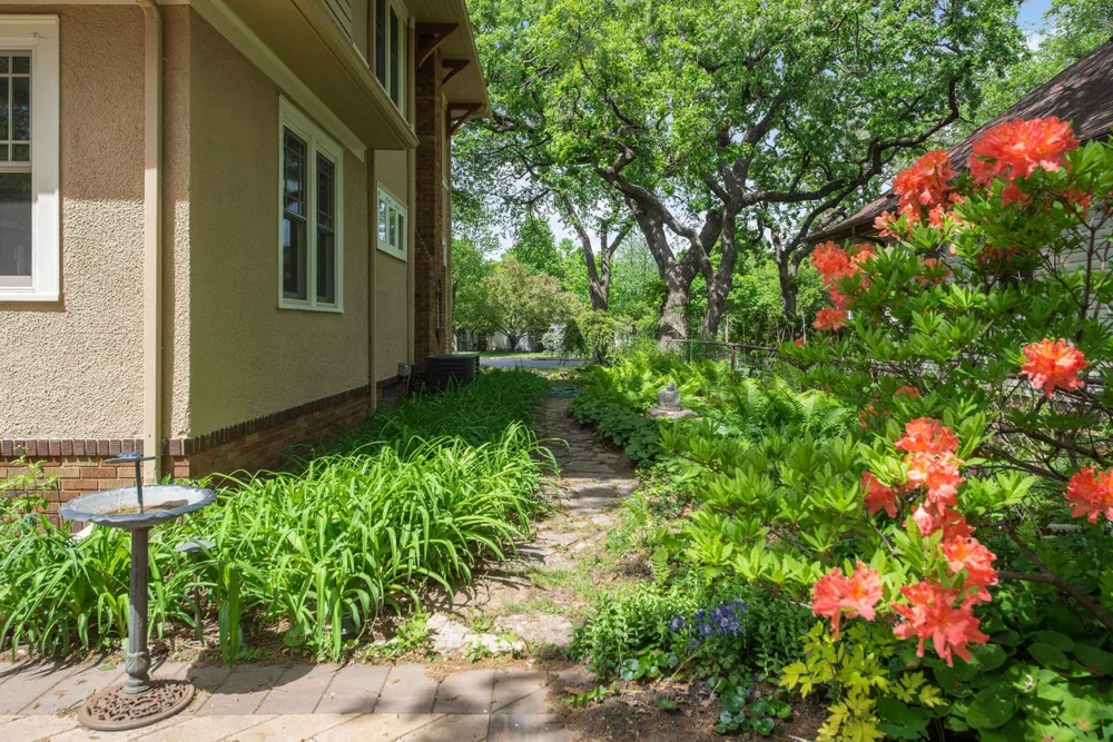 3015 E Minnehaha Pkwy, Minneapolis, MN 55417