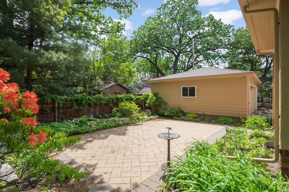 3015 E Minnehaha Pkwy, Minneapolis, MN 55417