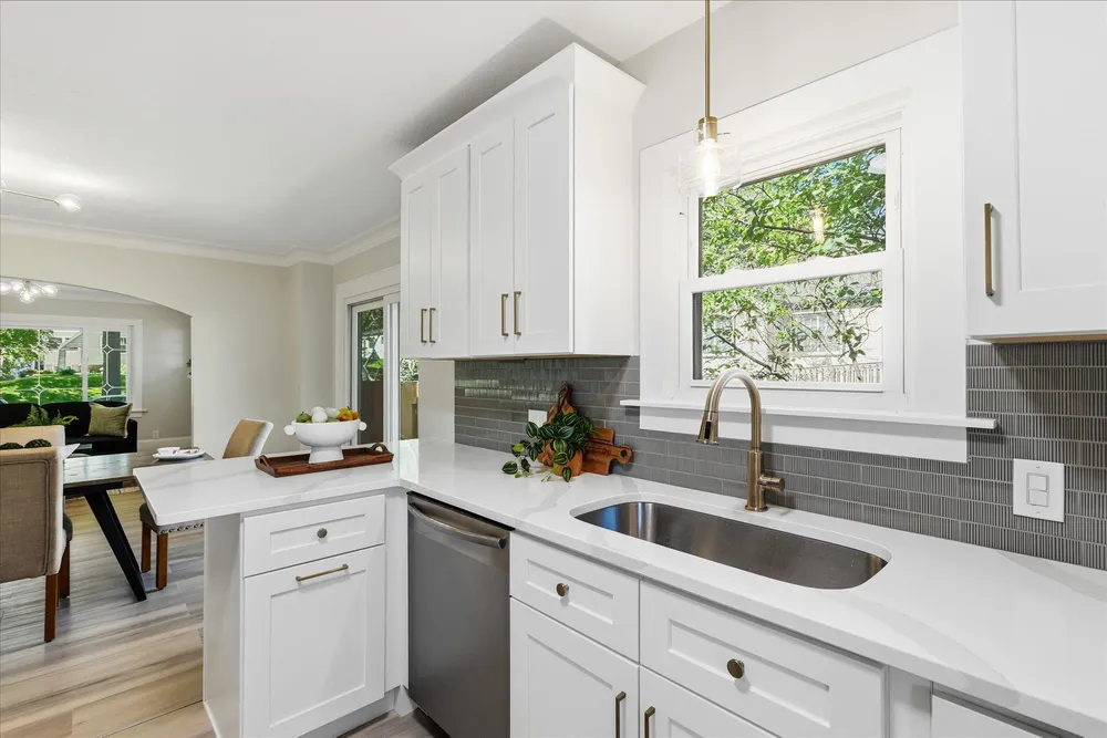 1245 Jefferson Ave, Saint Paul, MN 55105
