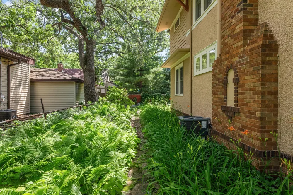 3015 E Minnehaha Pkwy, Minneapolis, MN 55417