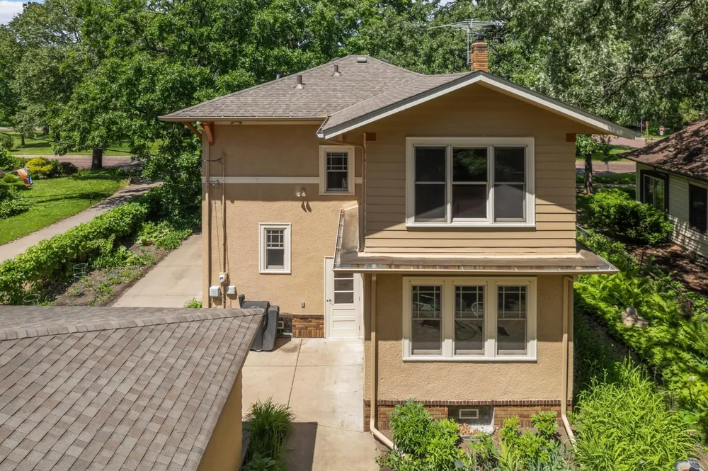 3015 E Minnehaha Pkwy, Minneapolis, MN 55417