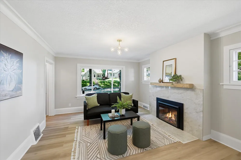 1245 Jefferson Ave, Saint Paul, MN 55105