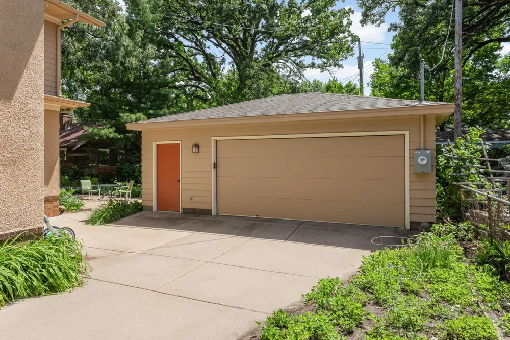 3015 E Minnehaha Pkwy, Minneapolis, MN 55417