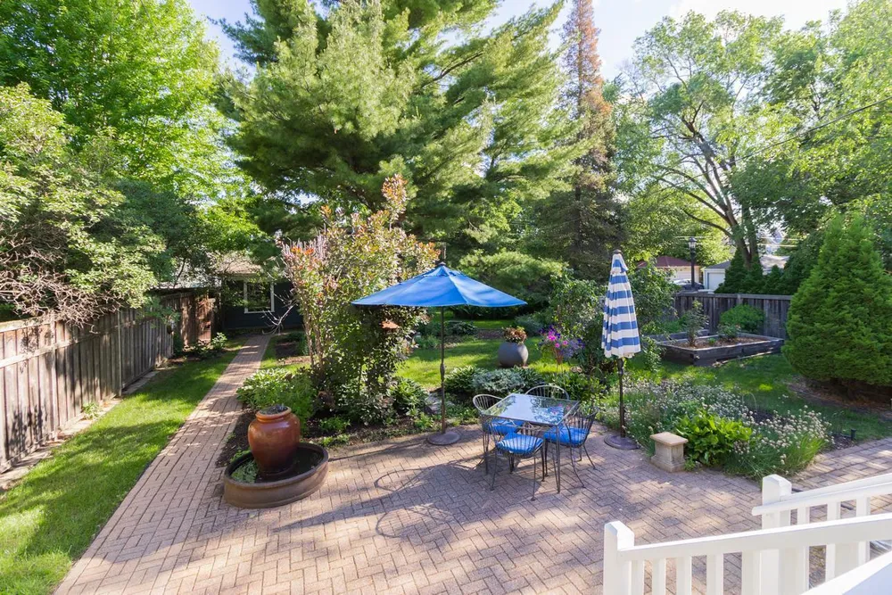 1825 Summit Ave, Saint Paul, MN 55105