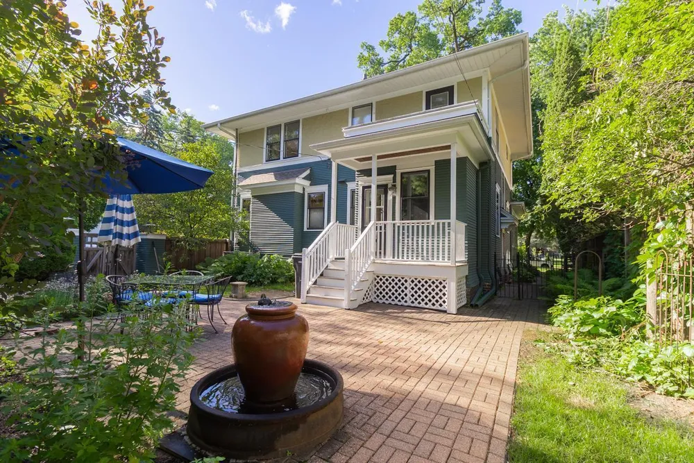 1825 Summit Ave, Saint Paul, MN 55105