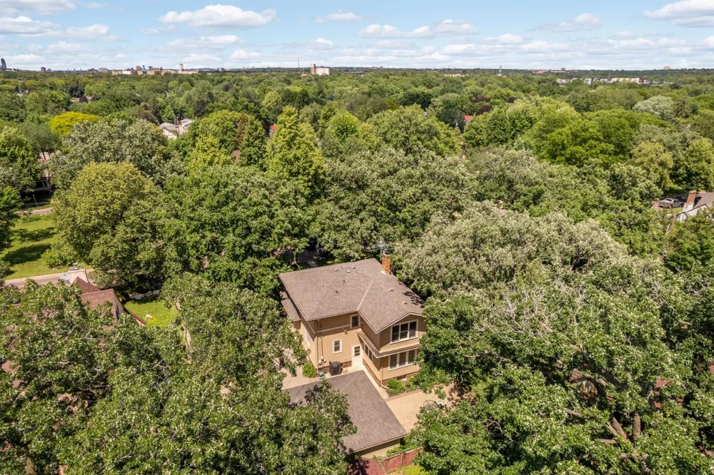 3015 E Minnehaha Pkwy, Minneapolis, MN 55417