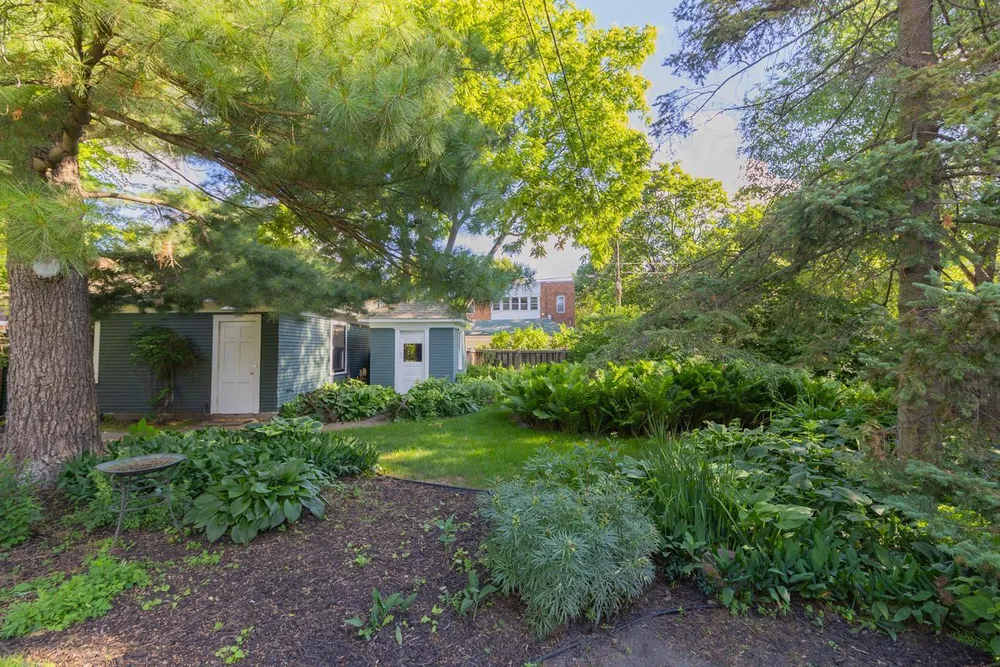 1825 Summit Ave, Saint Paul, MN 55105