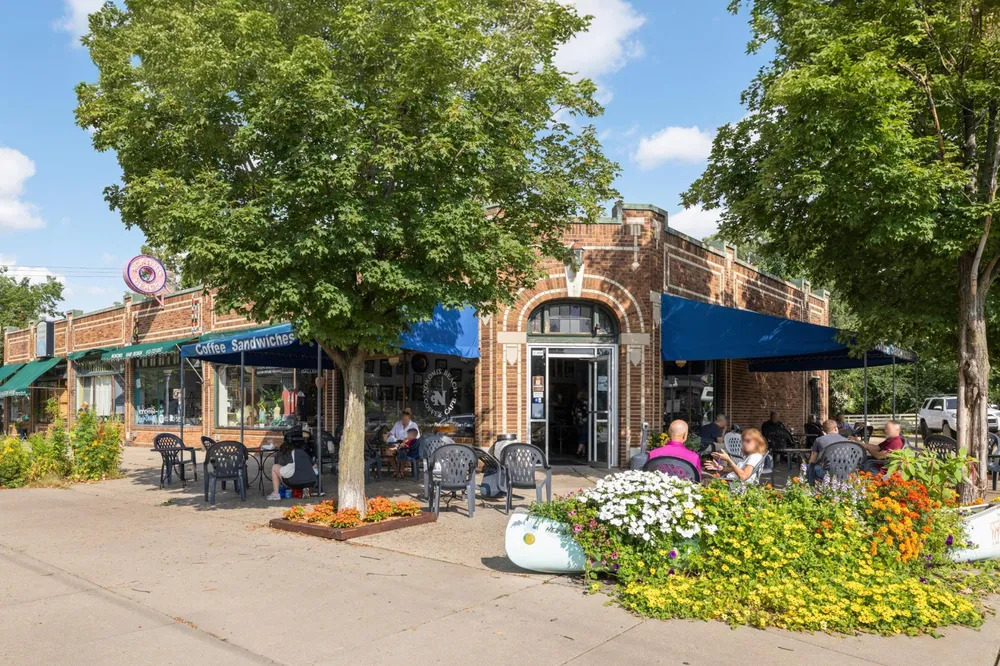 3015 E Minnehaha Pkwy, Minneapolis, MN 55417