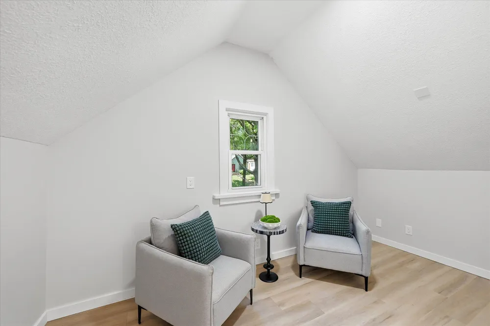 1245 Jefferson Ave, Saint Paul, MN 55105