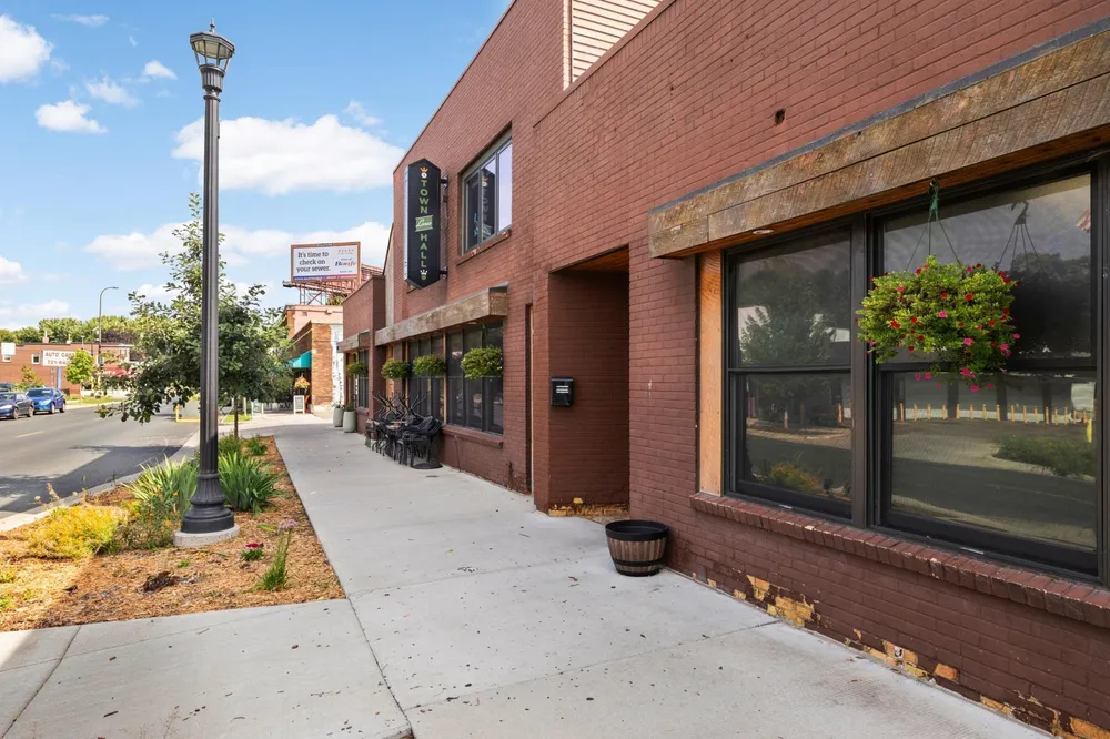 3015 E Minnehaha Pkwy, Minneapolis, MN 55417