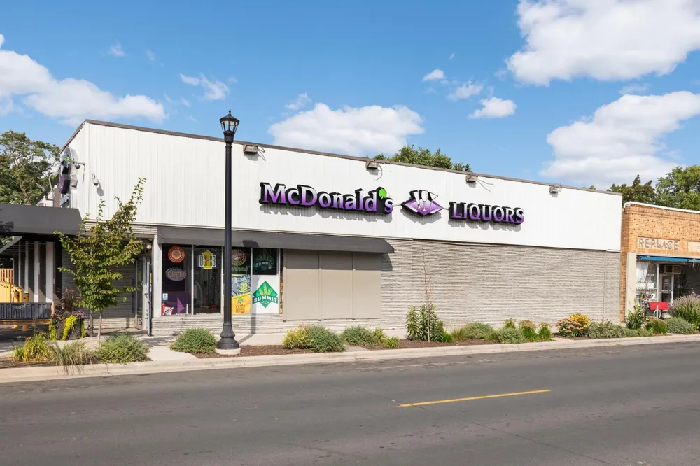 3015 E Minnehaha Pkwy, Minneapolis, MN 55417