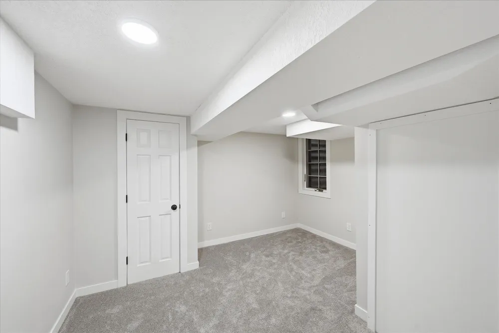 1245 Jefferson Ave, Saint Paul, MN 55105