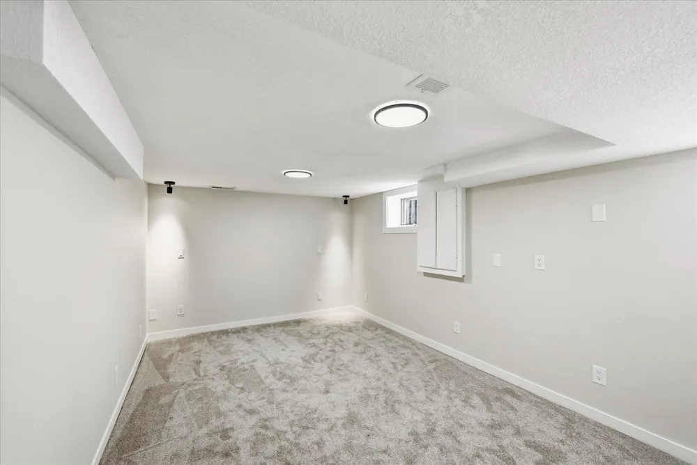 1245 Jefferson Ave, Saint Paul, MN 55105