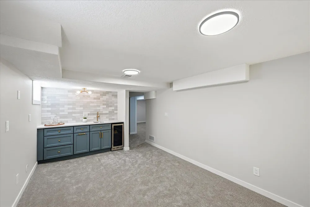 1245 Jefferson Ave, Saint Paul, MN 55105