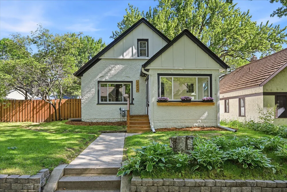 1245 Jefferson Ave, Saint Paul, MN 55105