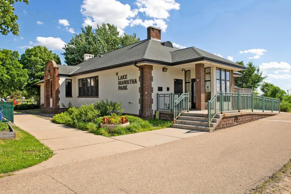 3015 E Minnehaha Pkwy, Minneapolis, MN 55417