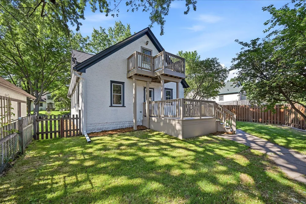 1245 Jefferson Ave, Saint Paul, MN 55105