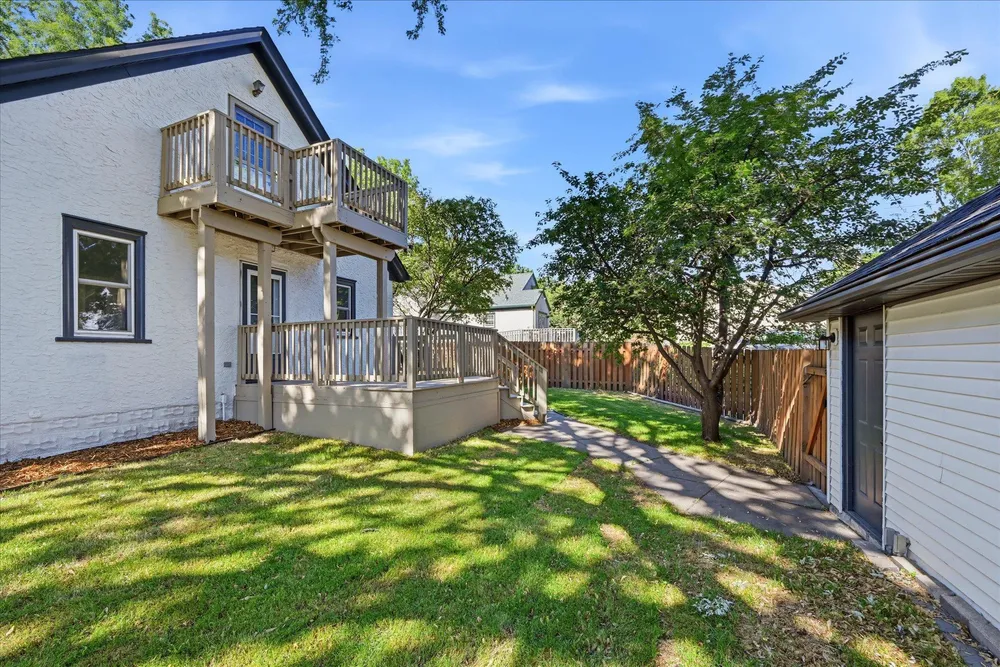 1245 Jefferson Ave, Saint Paul, MN 55105