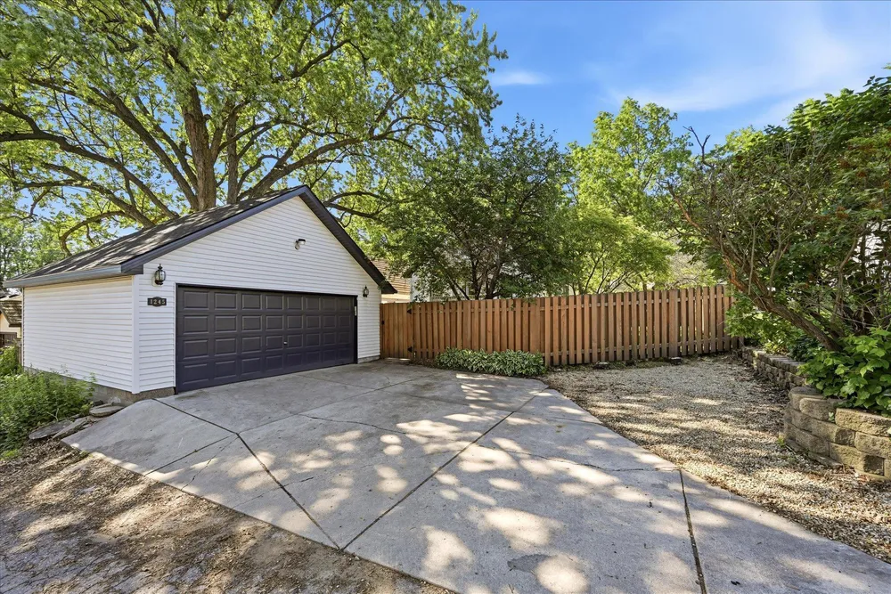 1245 Jefferson Ave, Saint Paul, MN 55105