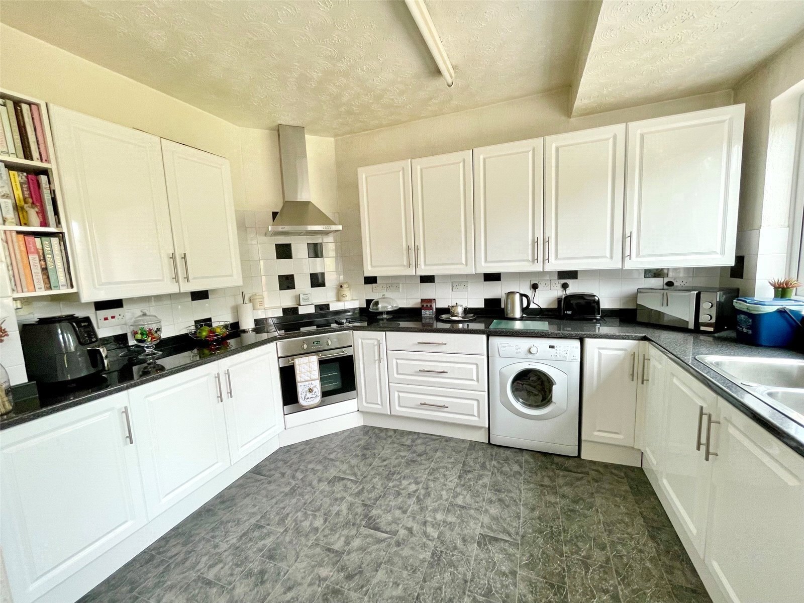 Elmsleigh Drive, Leigh-on-Sea, Essex, SS9 Image 10