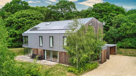 Woburn Road, Heath and Reach, LU7