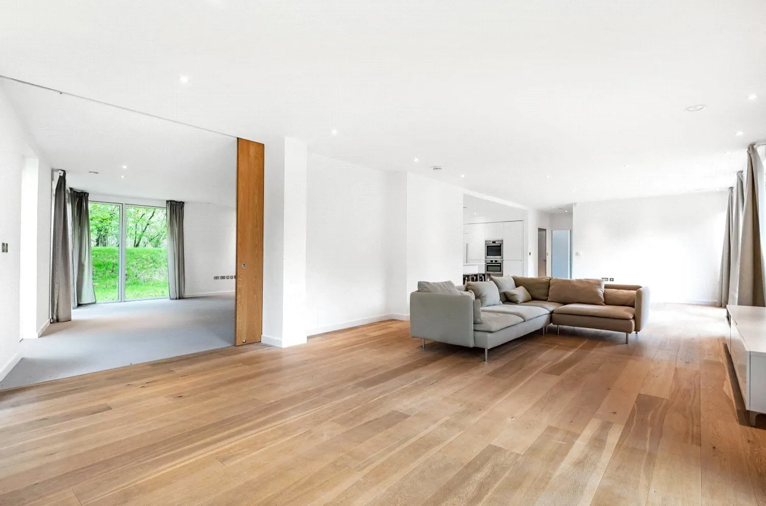 Woburn Road, Heath and Reach, LU7 photo 2