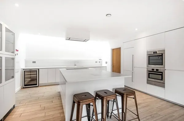 Woburn Road, Heath and Reach, LU7 photo 5