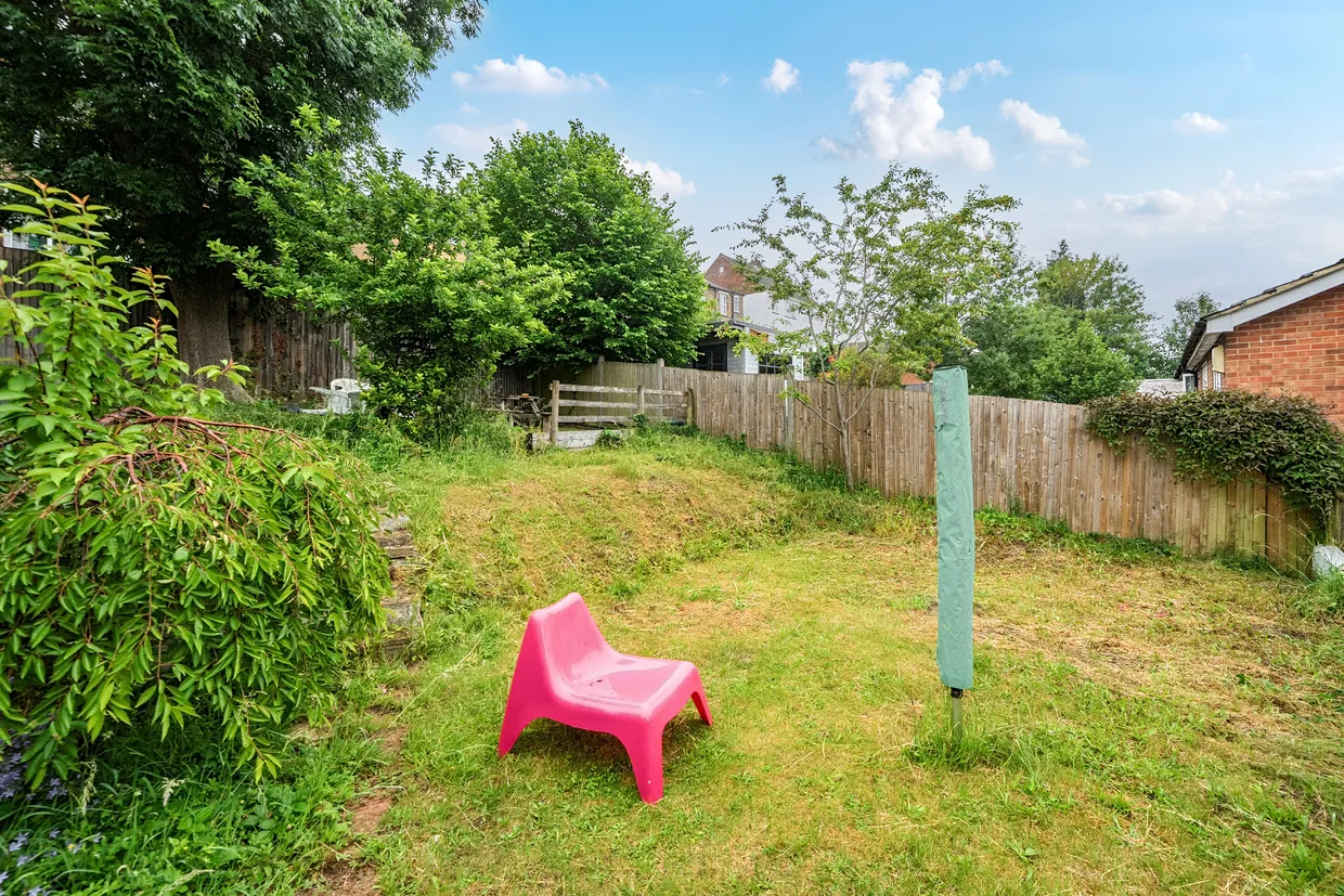 Croydon Road, Caterham, CR3 photo 2