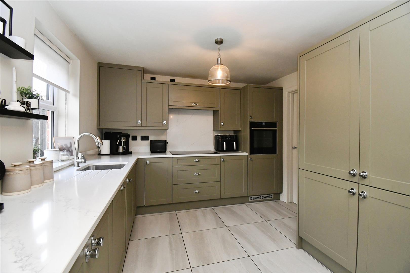 Lawrance Avenue, Anlaby, Hull Image 2