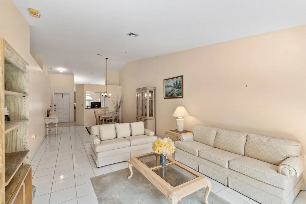 8108 NW 100th Ln, Tamarac, FL 33321