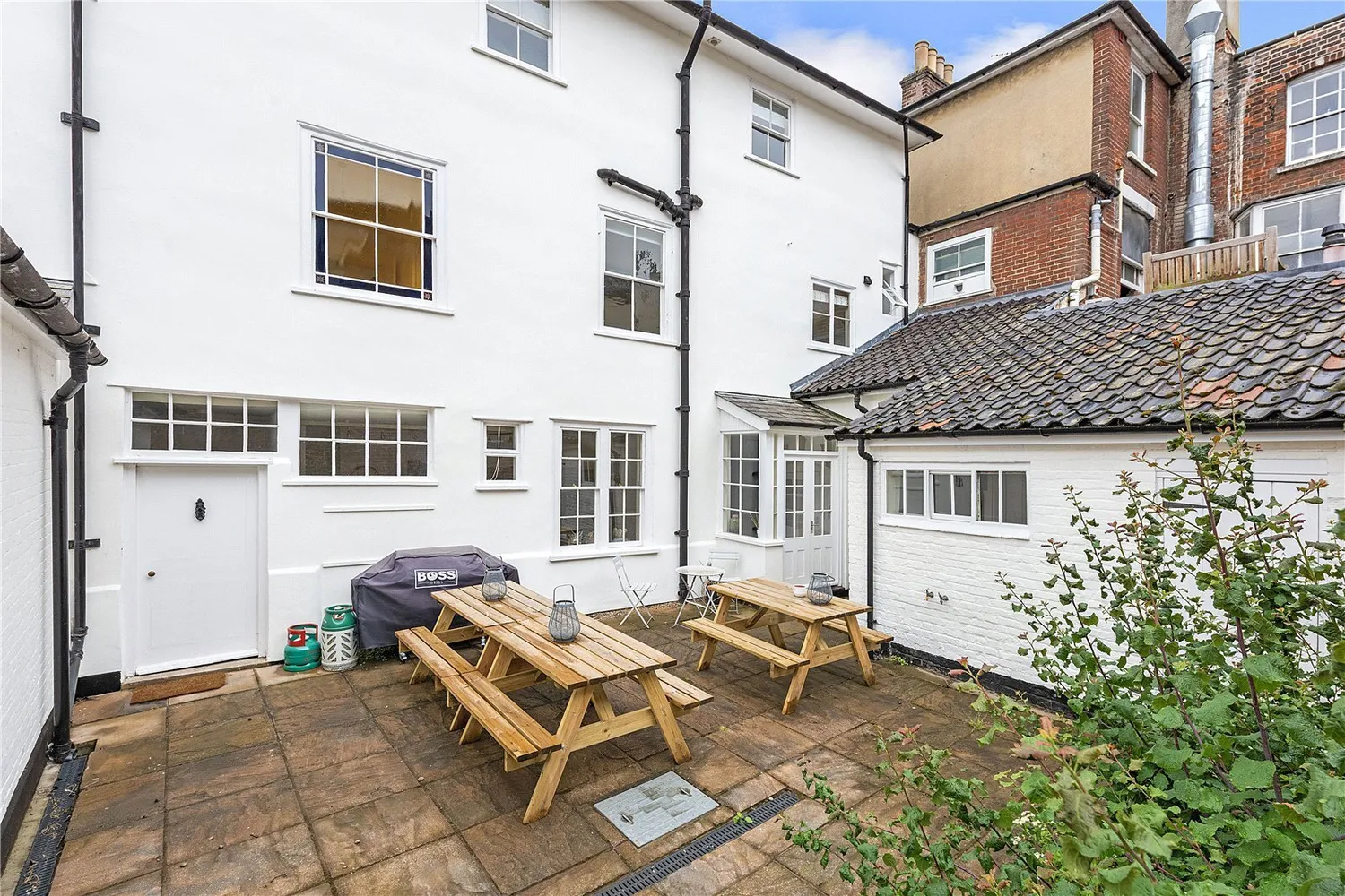 Angel Hill, Bury St Edmunds, IP33 photo 9