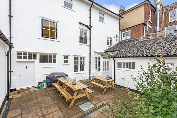 Angel Hill, Bury St Edmunds, IP33 photo 9