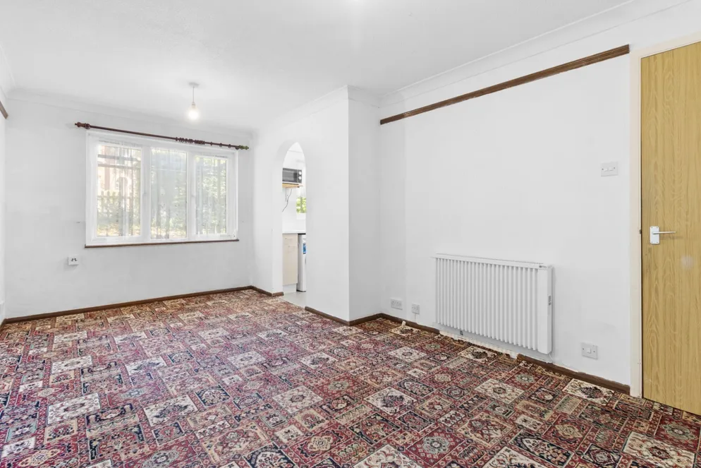 Property carousel item 12