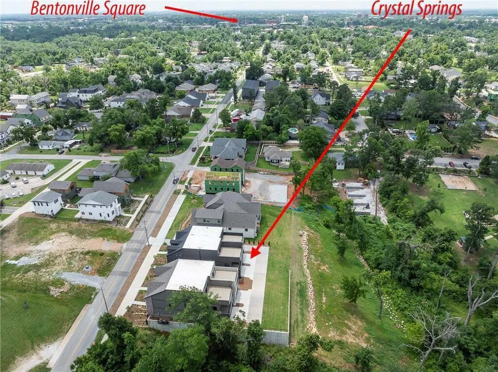 1039 NW A St, Bentonville, AR 72712