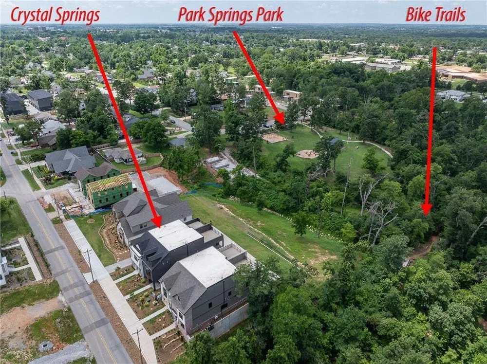 1033 NW A St, Bentonville, AR 72712