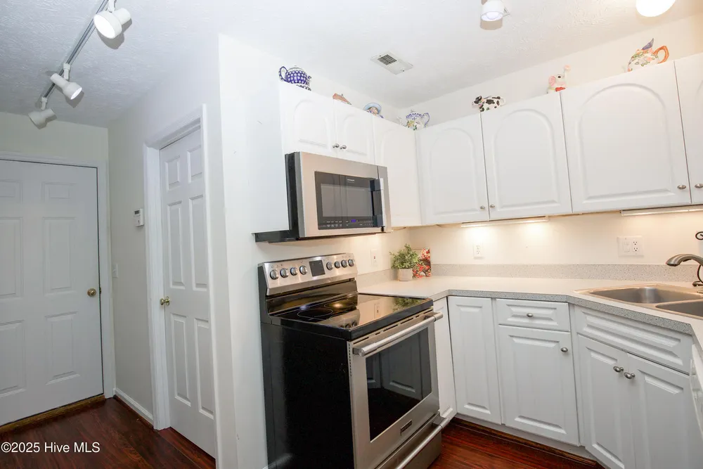 320 Hiscott Ln, Pinehurst, NC 28374