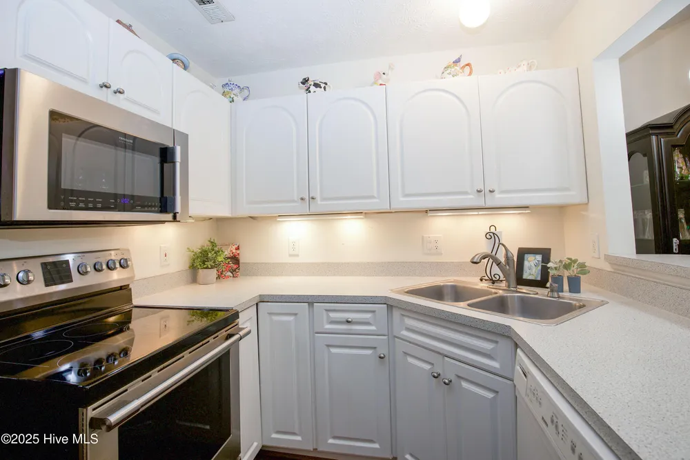 320 Hiscott Ln, Pinehurst, NC 28374