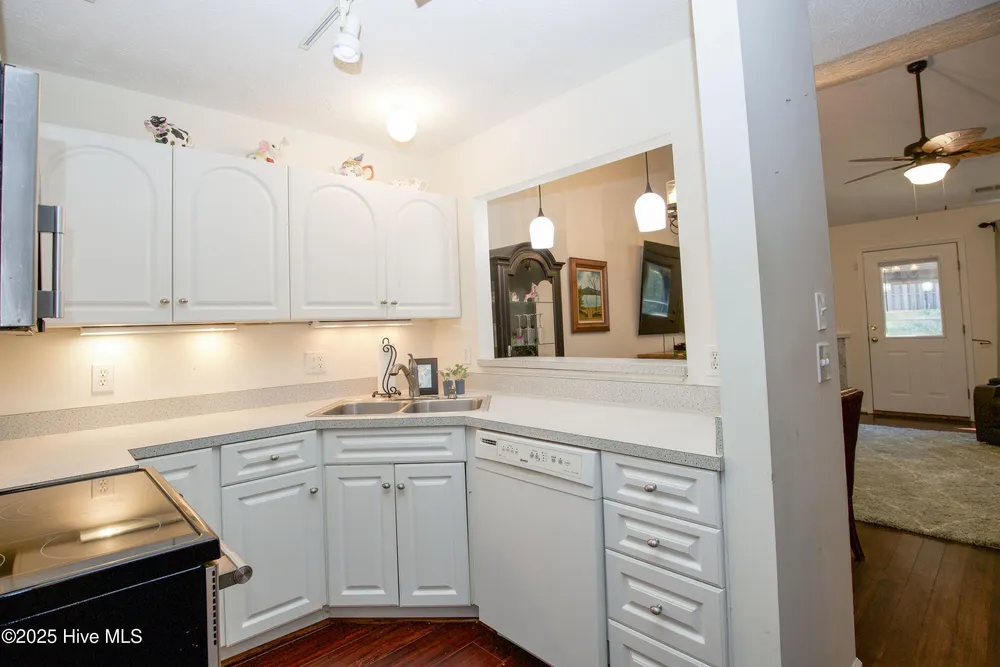 320 Hiscott Ln, Pinehurst, NC 28374