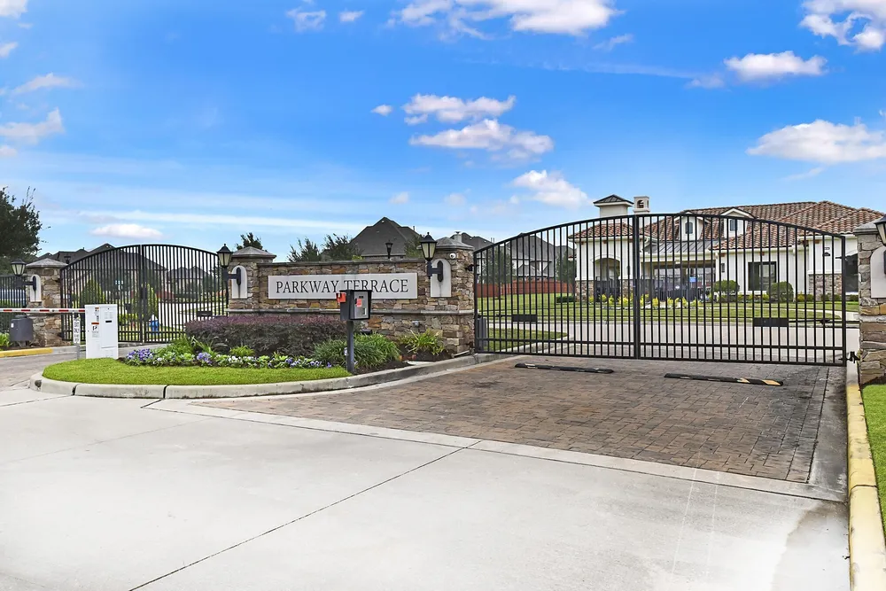 2105 Westbourne Park Dr, Houston, TX 77077