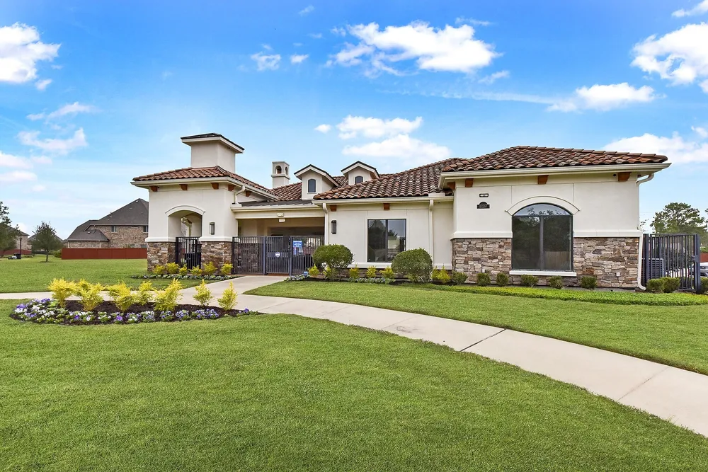 2105 Westbourne Park Dr, Houston, TX 77077