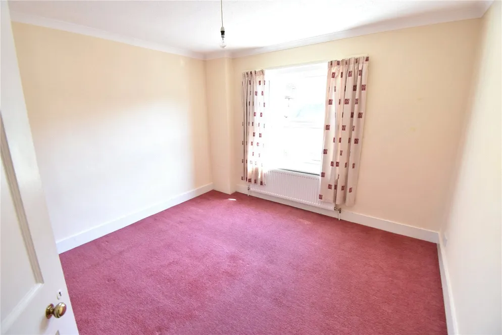 Property carousel item 4