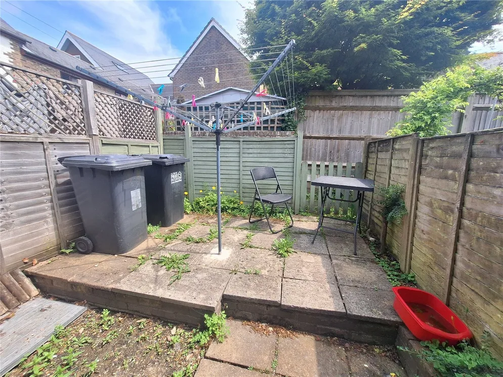 Property carousel item 6